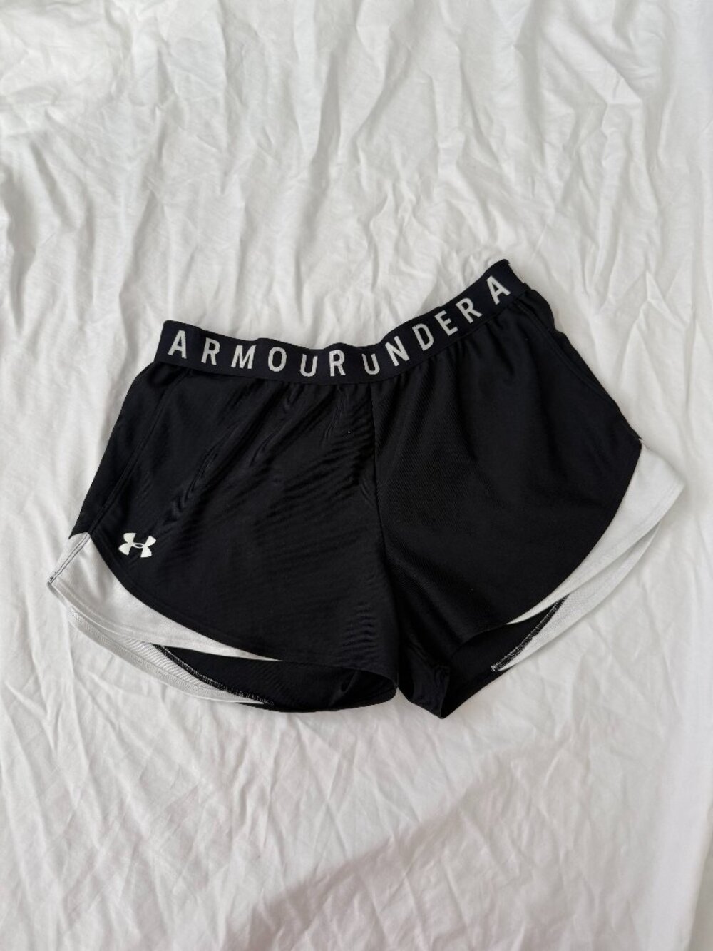 Under Armour Black & White Running Shorts Women Athletic Gym Workout Activewear